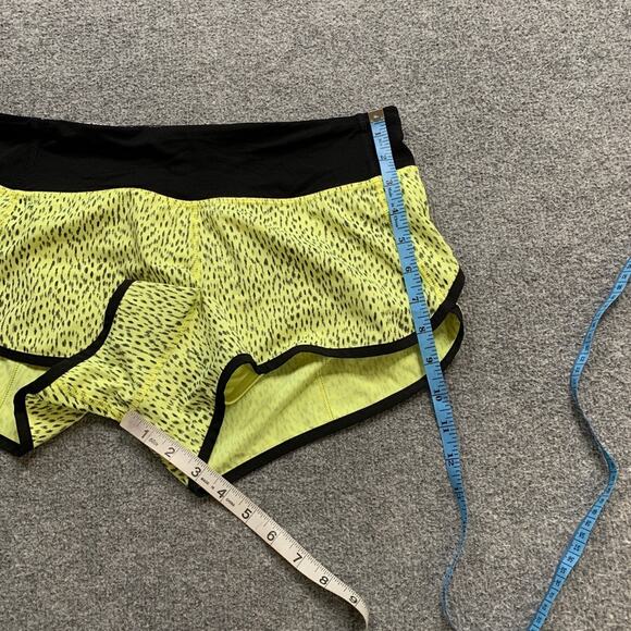 Lululemon Shorts Womens 4 Summer Pear Black Run Speed Printed Brief Lined Active - Picture 4 of 11